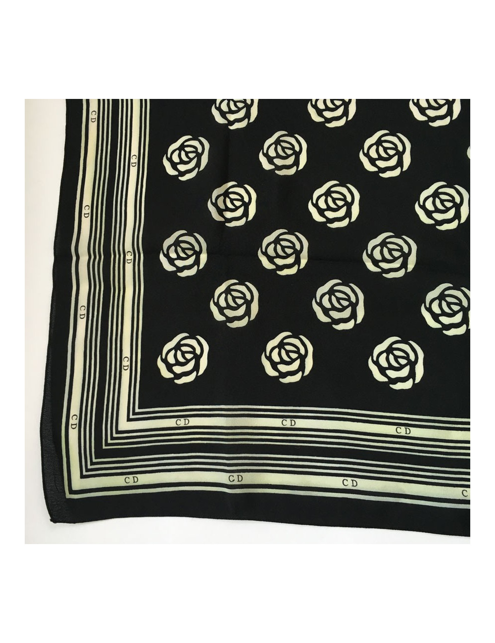 Square "CD" CHRISTIAN DIOR