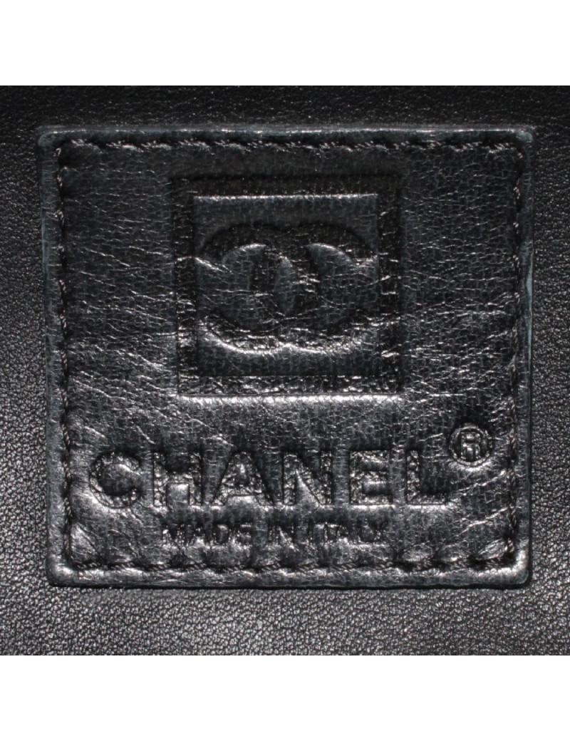 Skin returned black CHANEL bag