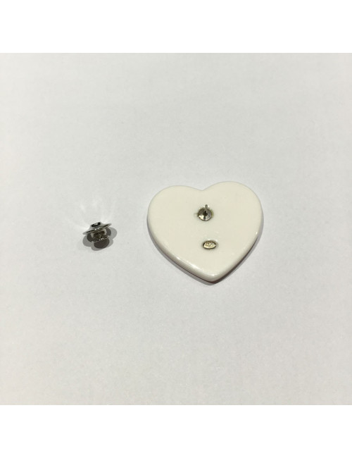 Pin's CHANEL GM coeur blanc  