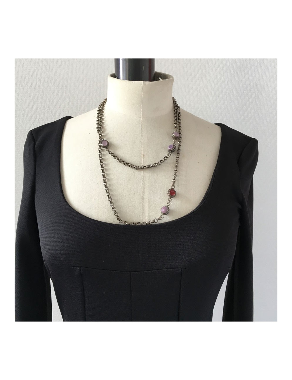 MARGUERITE of VALOIS aged silver chain with purple and burgundy molten glass beads 