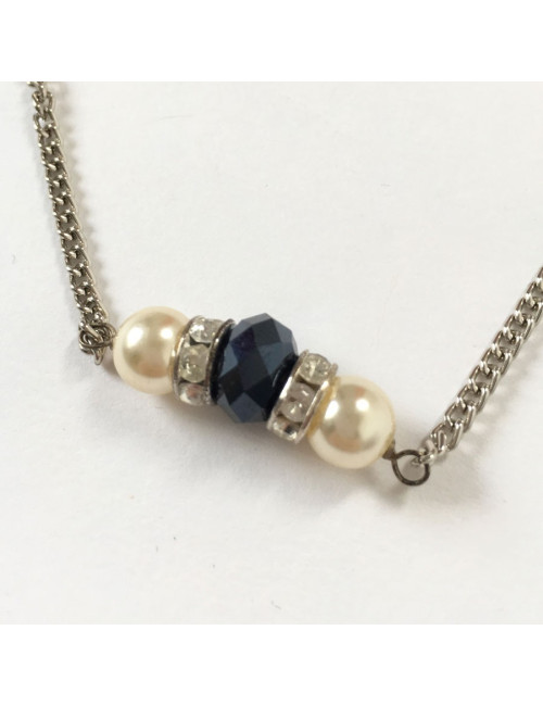 Sautoir MARGUERITE DE VALOIS chaîne argentée, strass, pierres noires  et perles nacrées