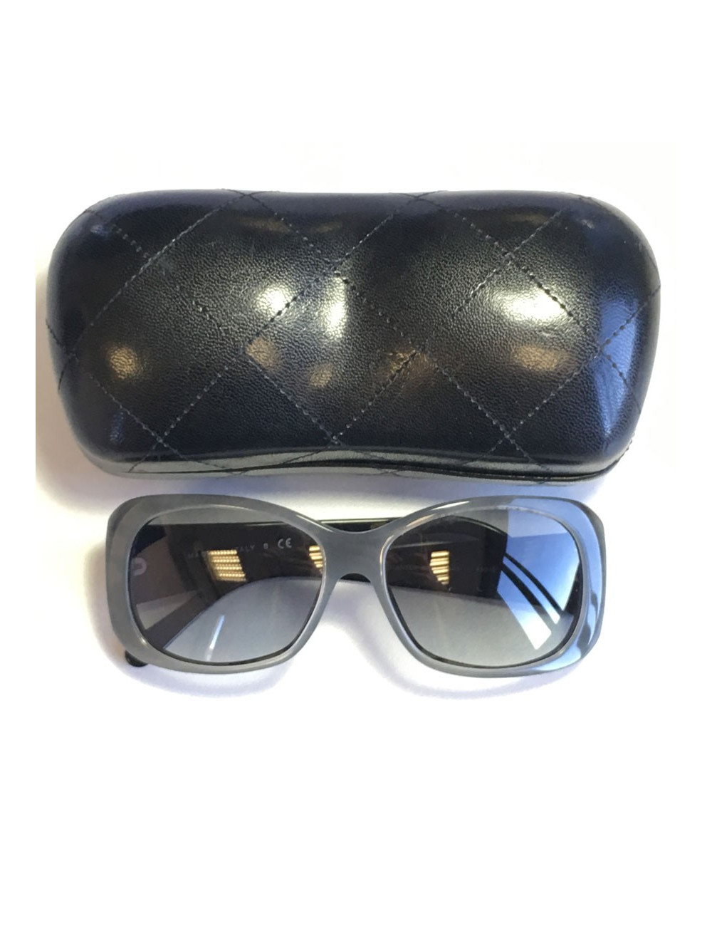 xxx Lunettes de soleil CHANEL en plastique gris et noir