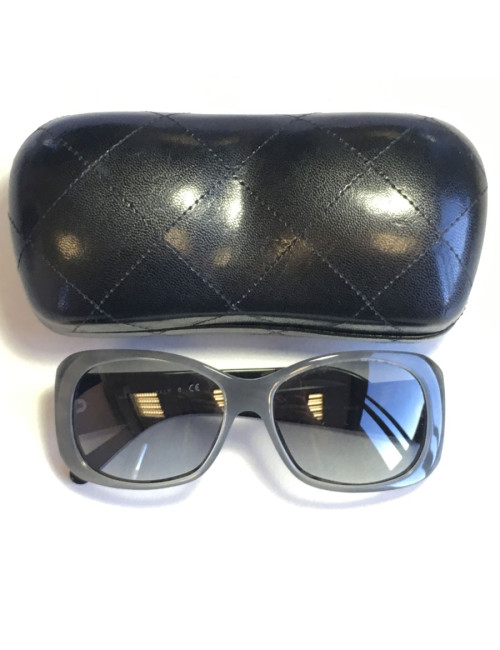 xxx Lunettes de soleil CHANEL en plastique gris et noir