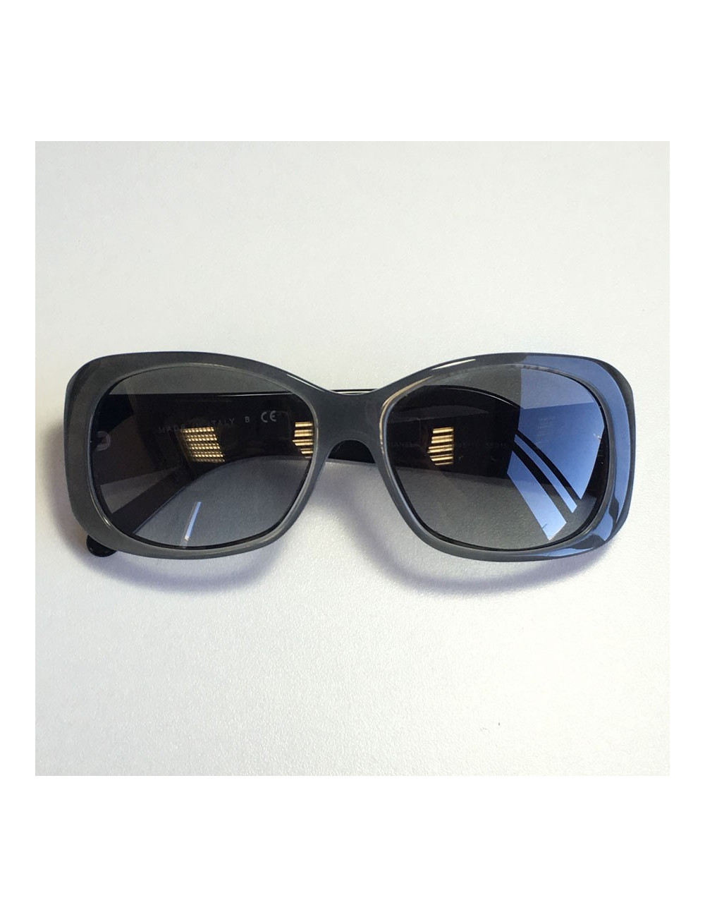 xxx Lunettes de soleil CHANEL en plastique gris et noir