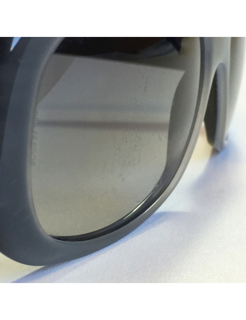 xxx Lunettes de soleil CHANEL en plastique gris et noir