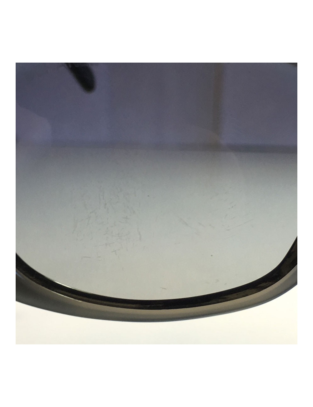 xxx Lunettes de soleil CHANEL en plastique gris et noir