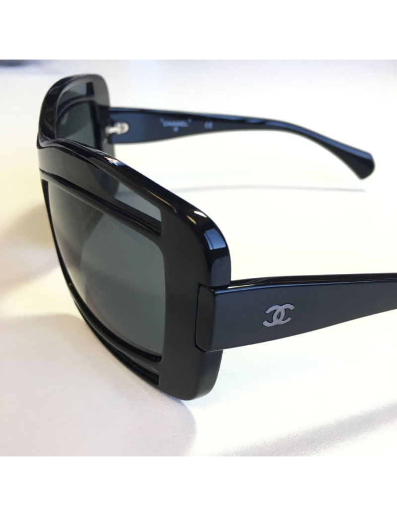 CHANEL sunglasses black plastic