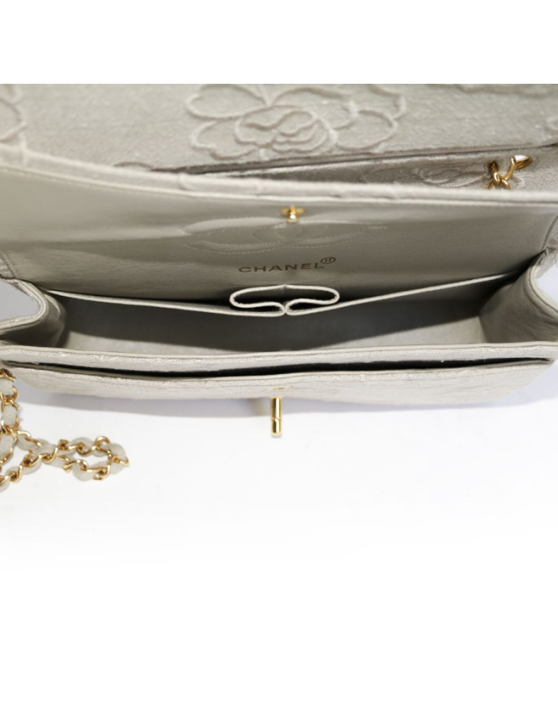 Timeless CHANEL Ecru canvas bag