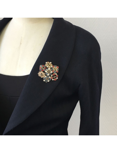 Broche CHANEL en résine multicolore et métal doré