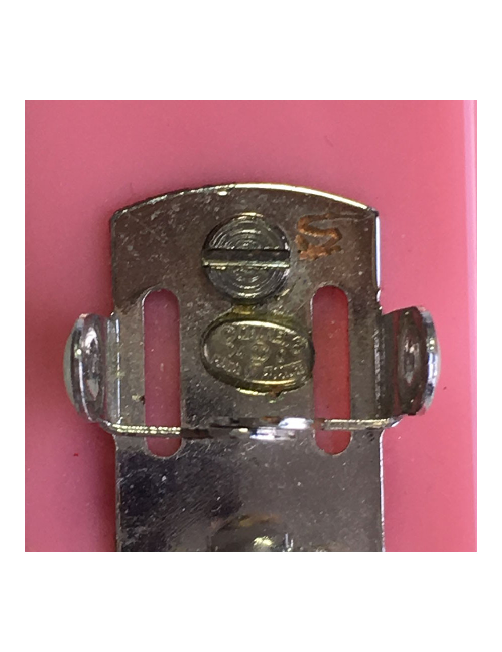 Barrette à cheveux CHANEL en plastique rose