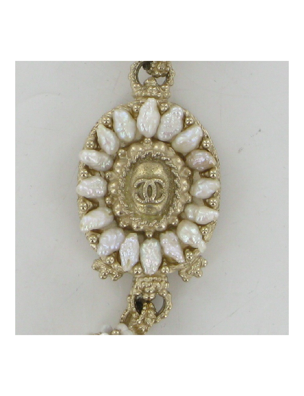 Collier perles et CC CHANEL