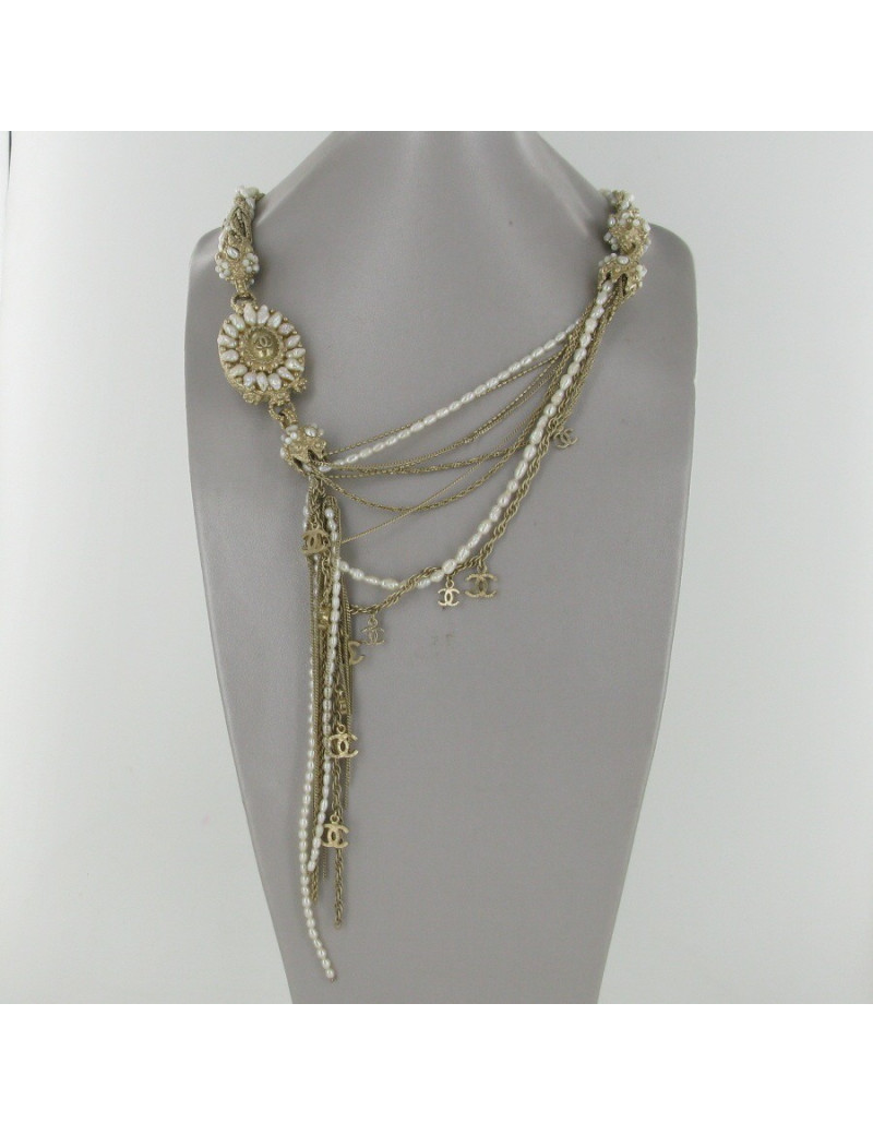 Collier perles et CC CHANEL