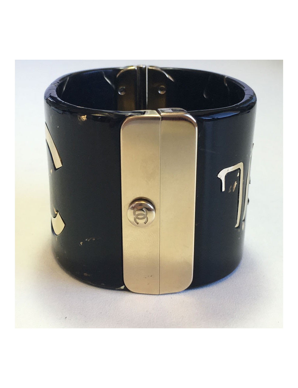 CHANEL Paris-Shanghai cufflinks in black lacquered resin and gold writing