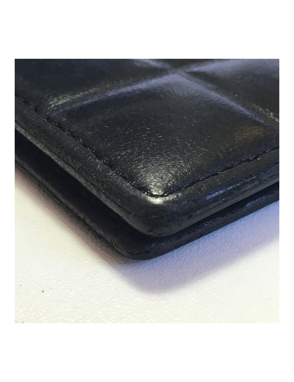 CHANEL Vintage quilted black leather wallet