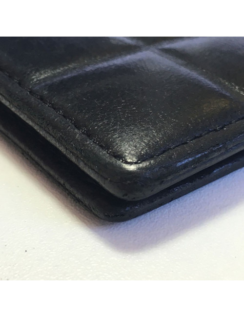 CHANEL Vintage quilted black leather wallet