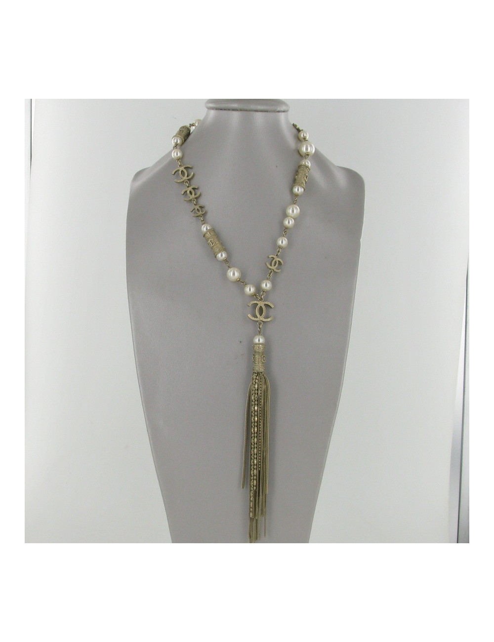 Collier pompon CHANEL