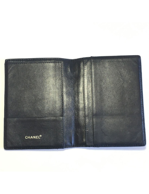 CHANEL Vintage quilted black leather wallet