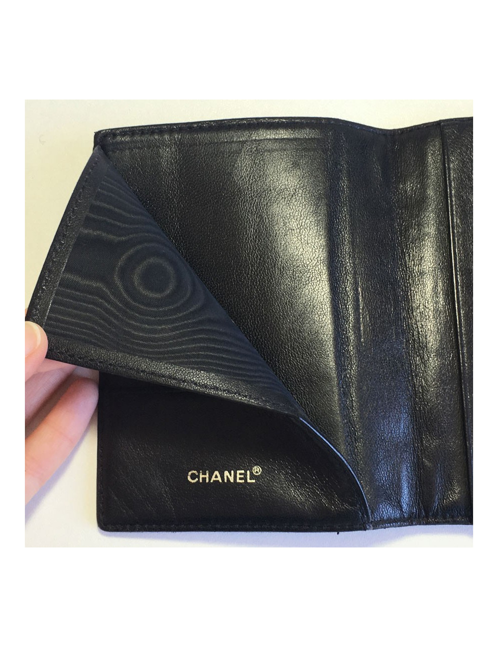 CHANEL Vintage quilted black leather wallet