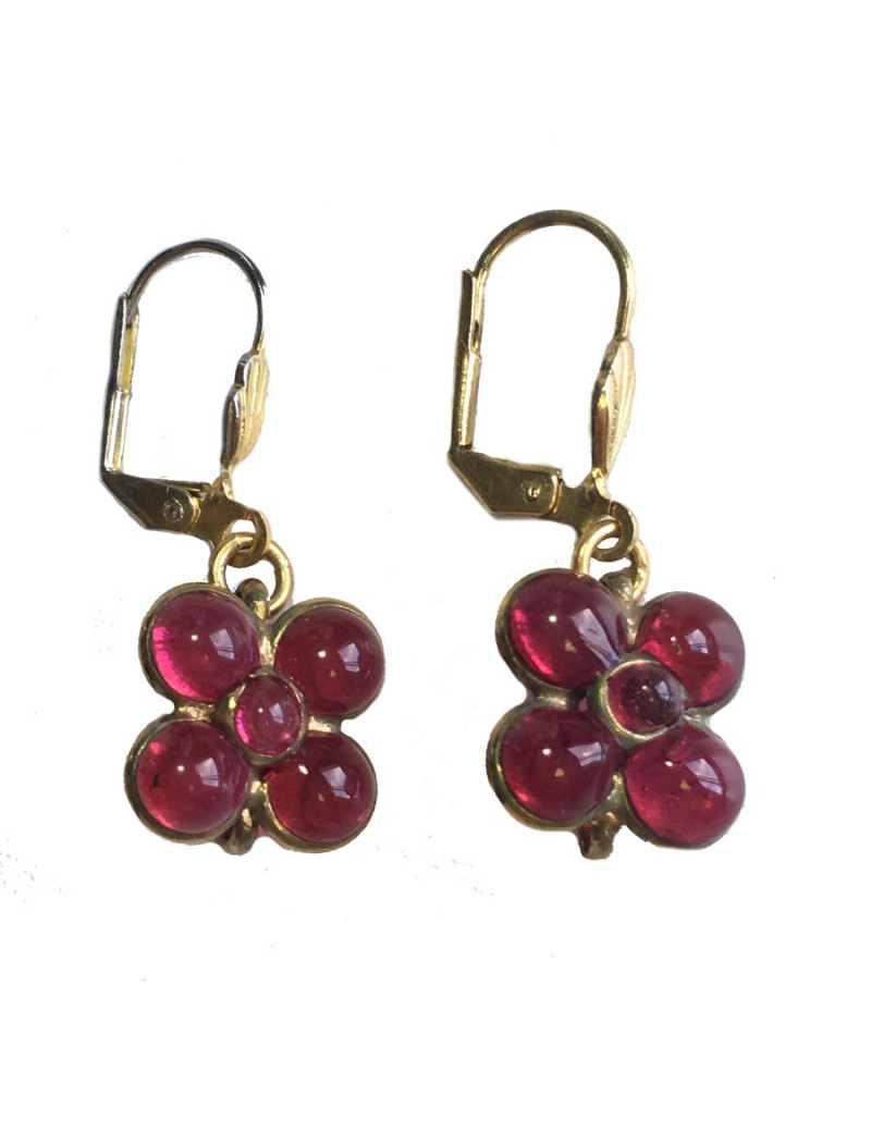 Earrings nails MARGUERITE of VALOIS in dark pink glass