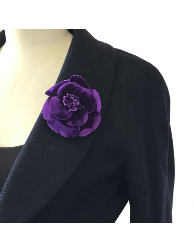 Purple silk velvet CHANEL Camellia brooch