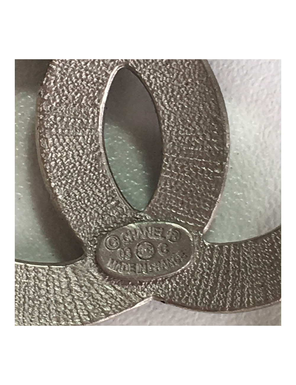 Ceinture-sautoir CHANEL en perles nacrées et noires