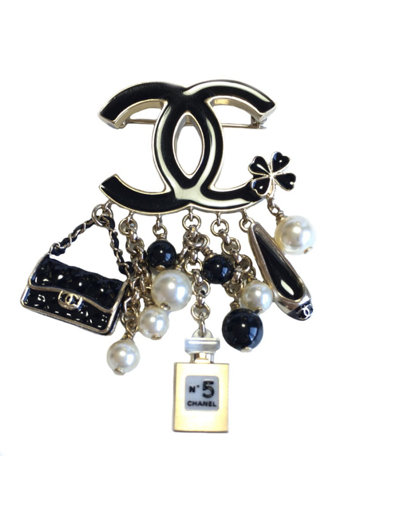 Broche breloques CHANEL