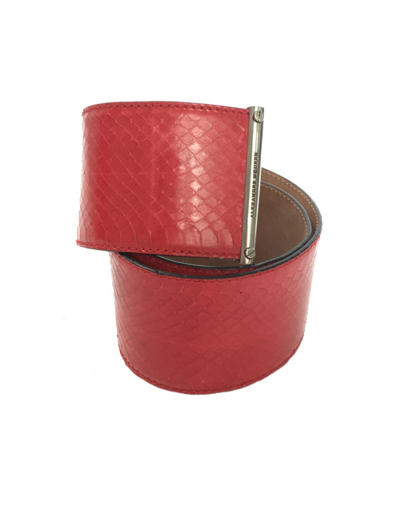 Ceinture Alexander MCQUEEN en cuir façon serpent couleur framboise
