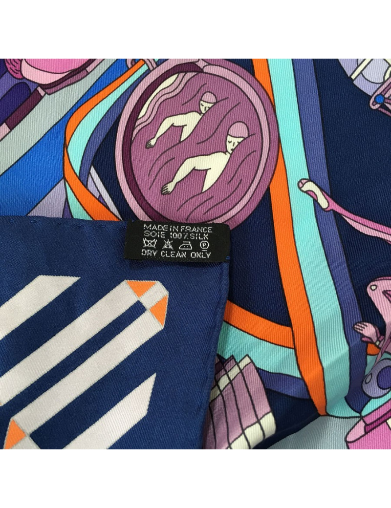 Grand foulard HERMES 100 % soie