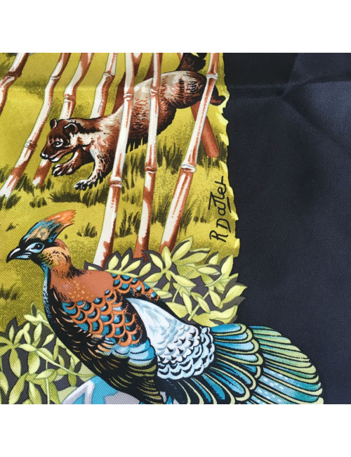 Carré HERMÈS "Sichuan" en soie multicolore