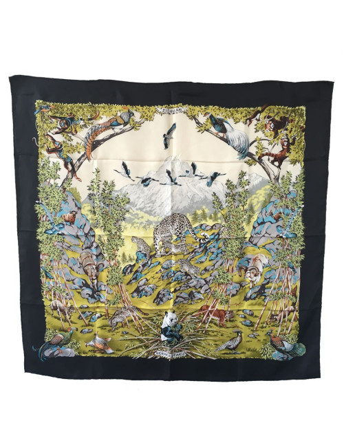 Carré HERMÈS "Sichuan" en soie multicolore