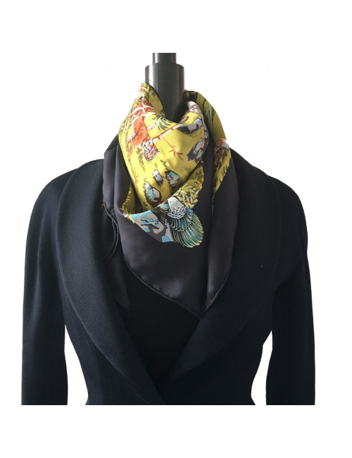 Carré HERMÈS "Sichuan" en soie multicolore