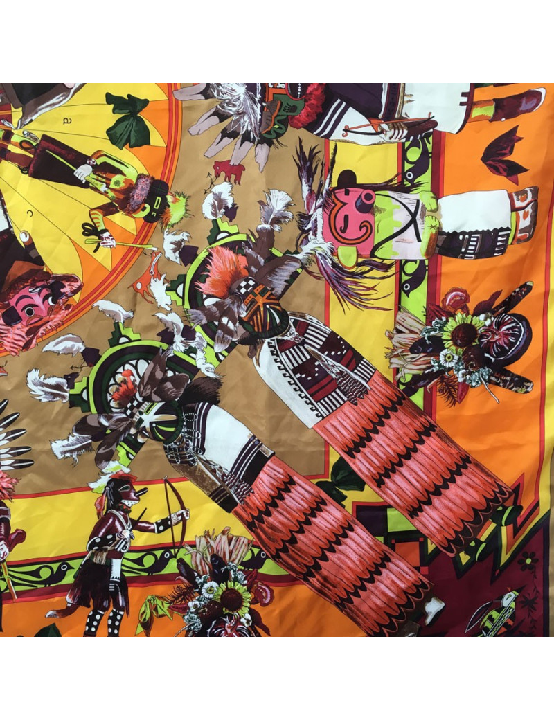 Grand carré HERMÈS Kachinas en soie multicolore