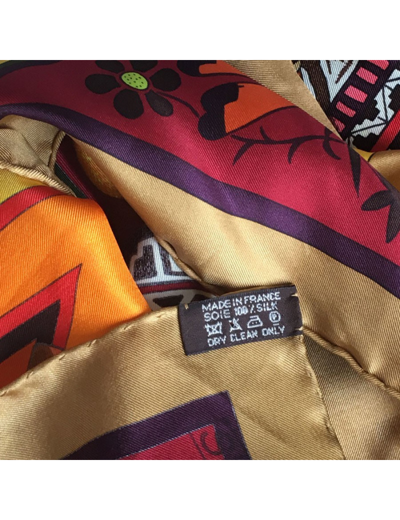 Grand carré HERMÈS Kachinas en soie multicolore
