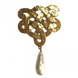 Broche CHANEL Vintage en métal doré et perle nacrée en pâte de verre