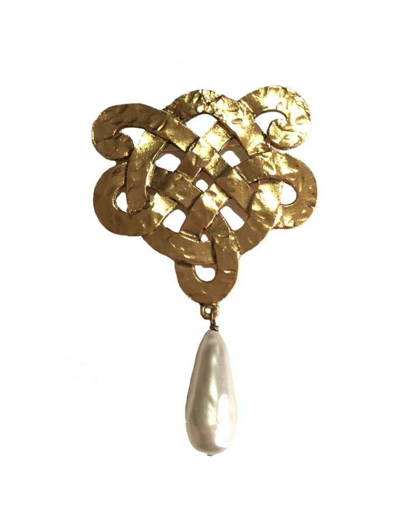 Broche CHANEL Vintage en métal doré et perle nacrée en pâte de verre