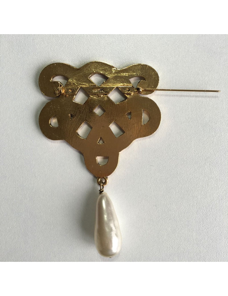 Broche CHANEL Vintage en métal doré et perle nacrée en pâte de verre