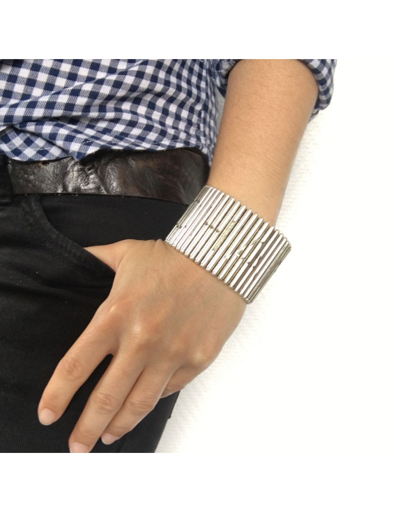 Manchette CHANEL articulée et perles