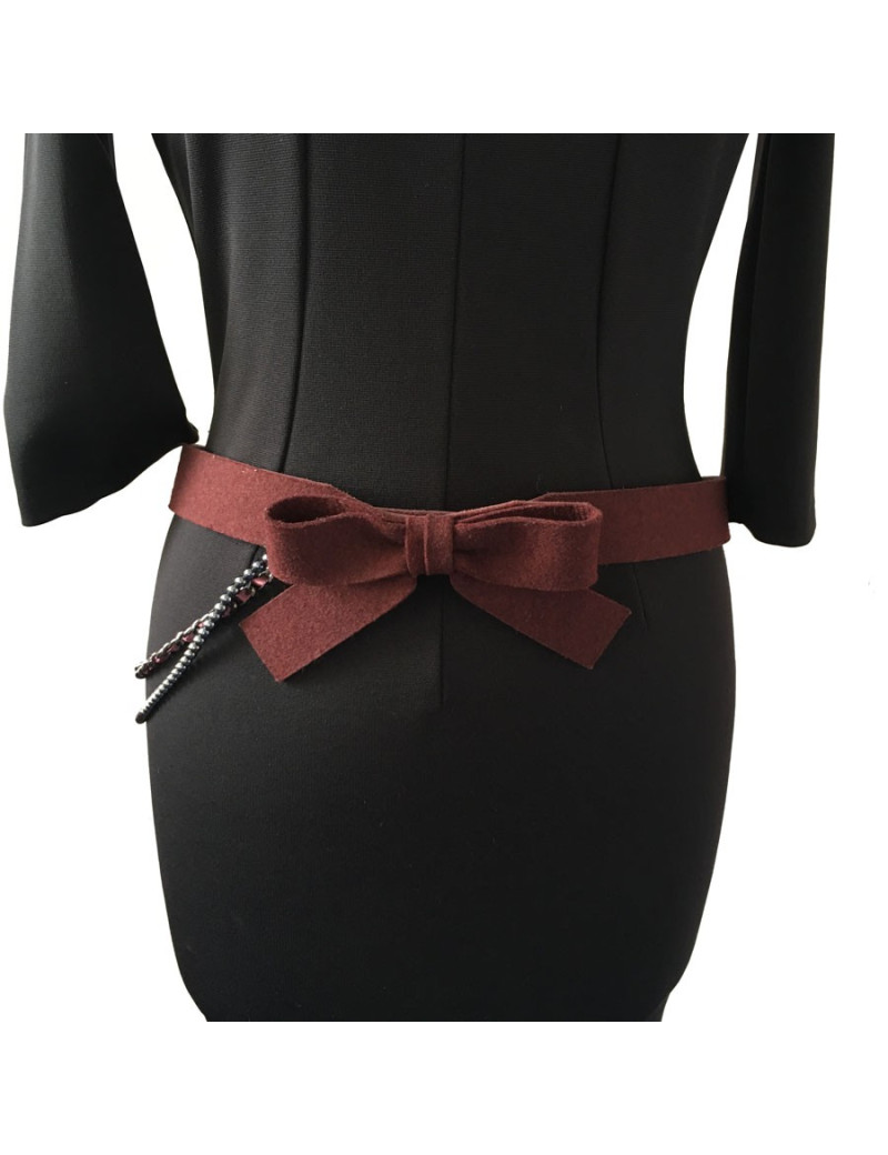 Ceinture CHANEL en feutrine bordeaux et perles grises T80