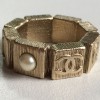 Ring CHANEL metal color pale gold and Pearly Pearl T53