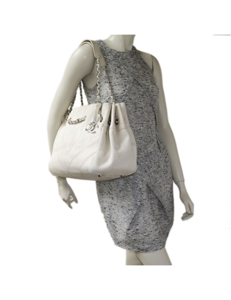 CHANEL tote bag in ecru canvas and leather