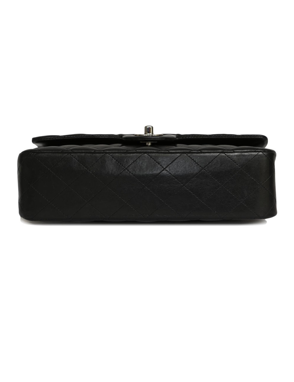 Timeless CHANEL quilted smooth lambskin bag