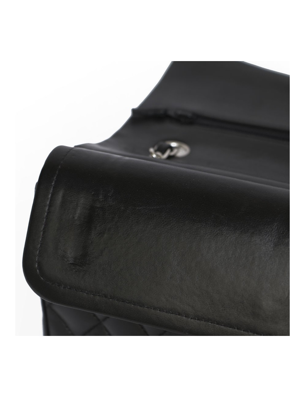 Timeless CHANEL quilted smooth lambskin bag