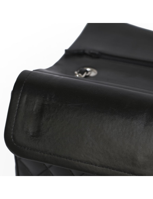 Timeless CHANEL quilted smooth lambskin bag