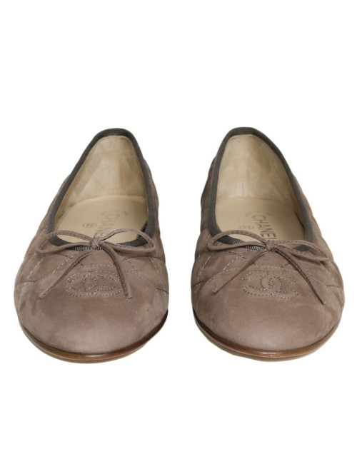 CHANEL T 40 padded suede ballerinas