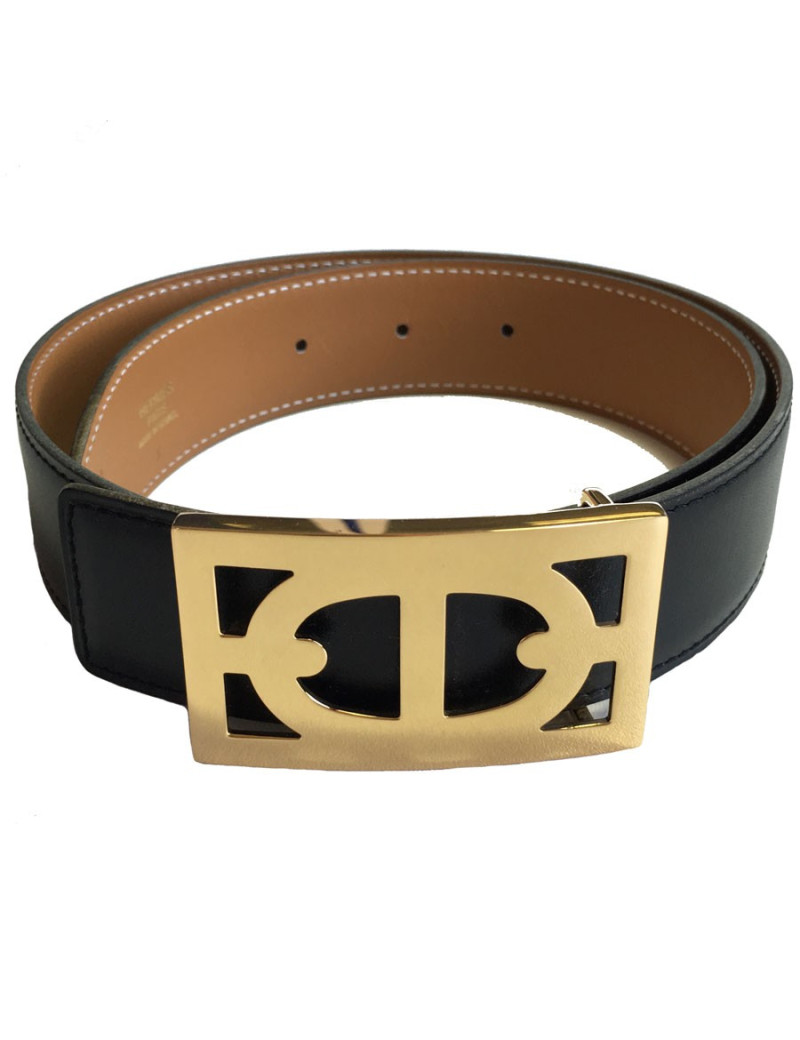 Ceinture HERMES en cuir lisse noir et boucle en métal doré T65