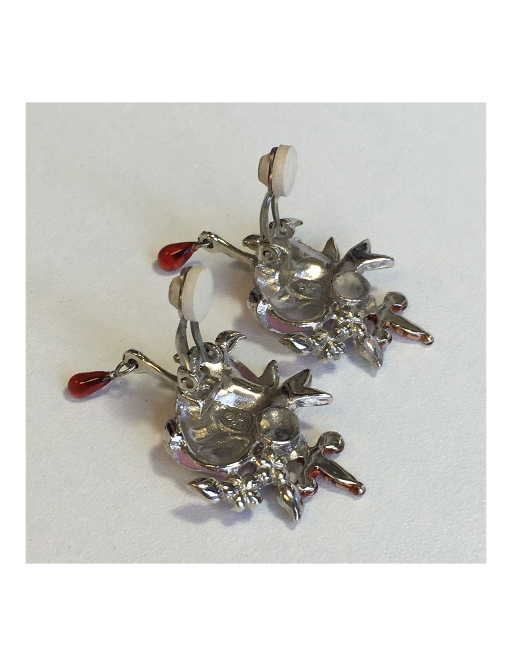 Boucles d'oreille clips DIOR coeur rose et strass multicolore