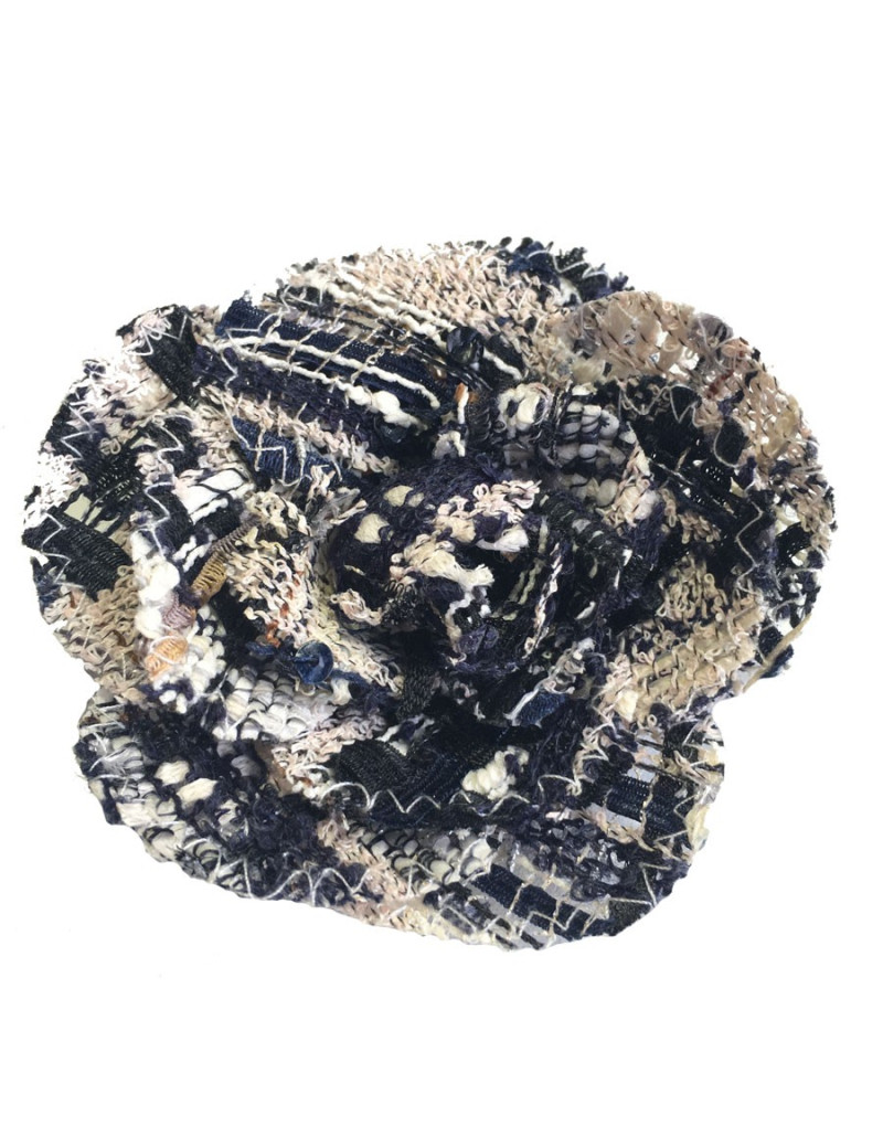 Broche CHANEL en tweed et fil d'or