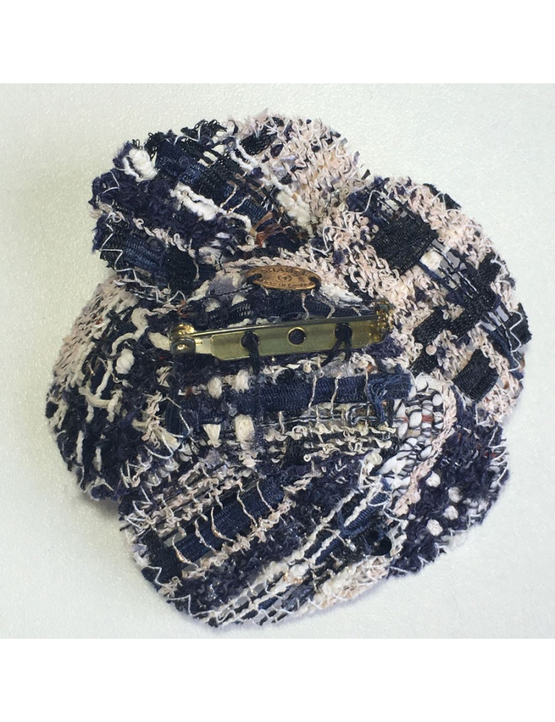 Broche CHANEL en tweed et fil d'or