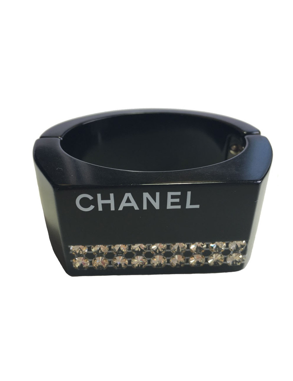 Manchette CHANEL en plastique noir et inclusion de strass blanc