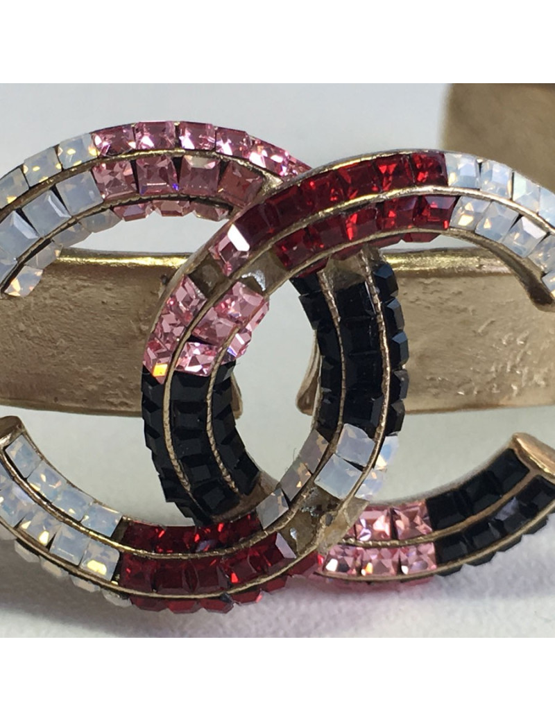 Bracelet CHANEL en métal doré or pâle et CC serti de strass